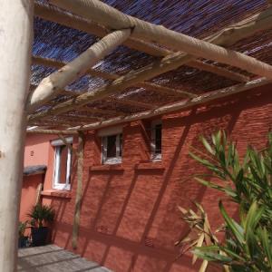 Création d'une pergola en châtaigner