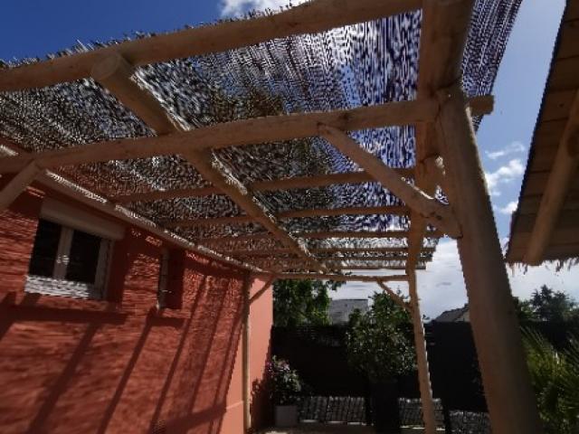 Création d'une pergola en châtaigner